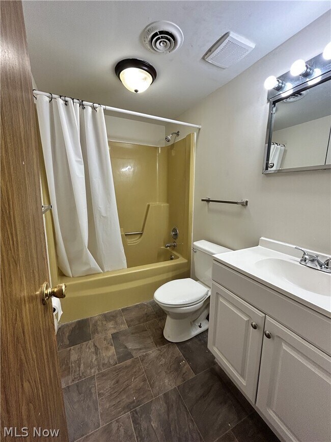 Building Photo - 4309 Earl Dr