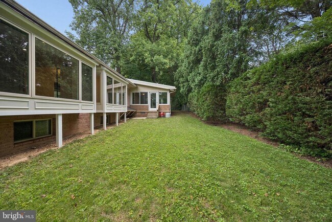 Building Photo - 7016 Hopewood St