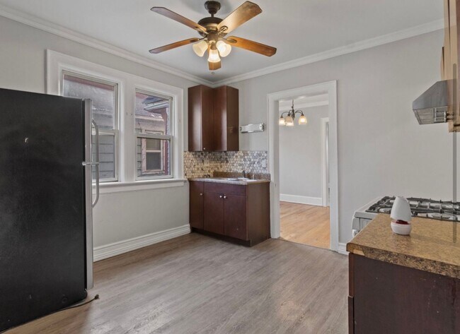 Building Photo - 2220nHoltonM