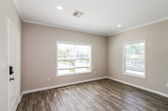 Building Photo - 774 Dillard St