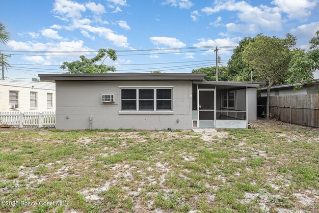 Building Photo - 738 Japonica Dr