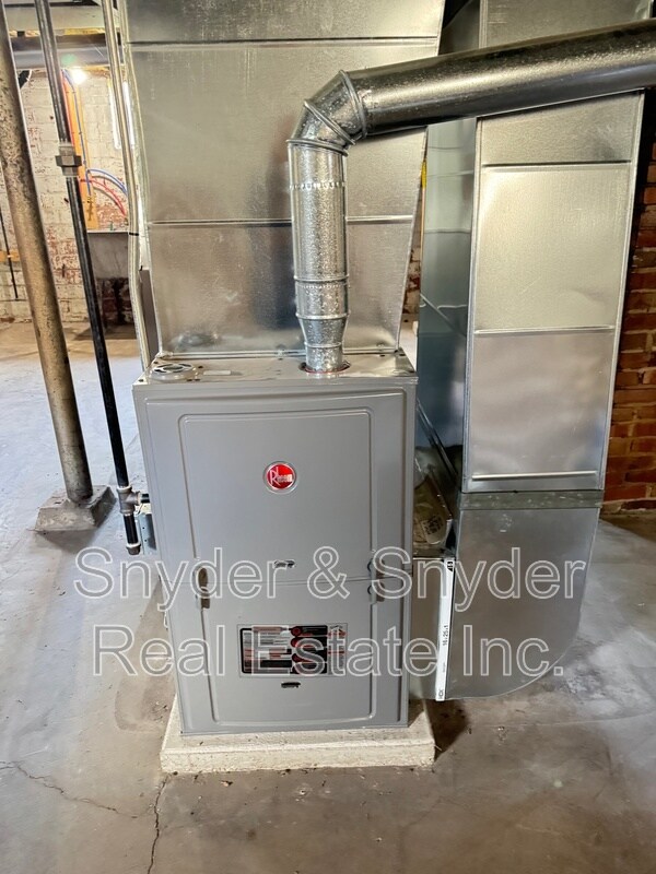 Building Photo - 245-247 Oakdale Ave.