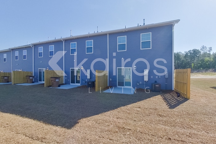 Building Photo - 2541 Banyon Cir