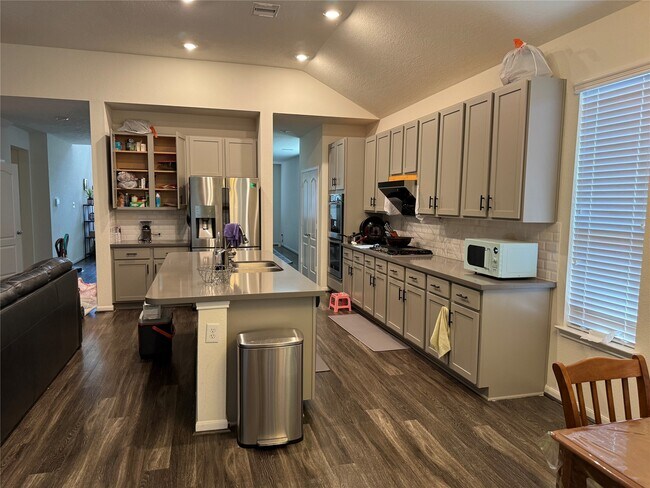 Building Photo - 22626 Williams Oak Ln