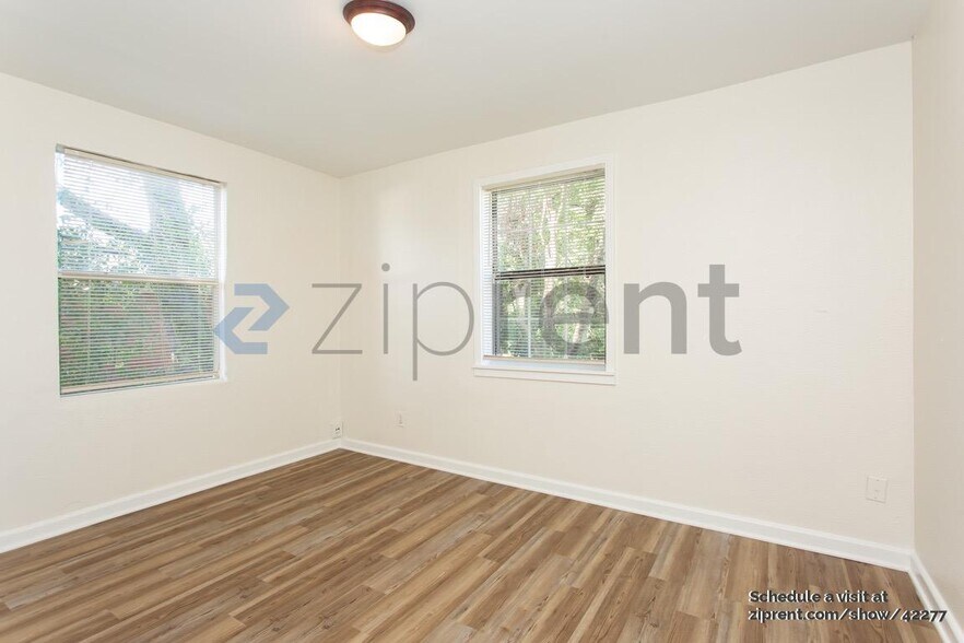 Building Photo - 1617 Campus St
