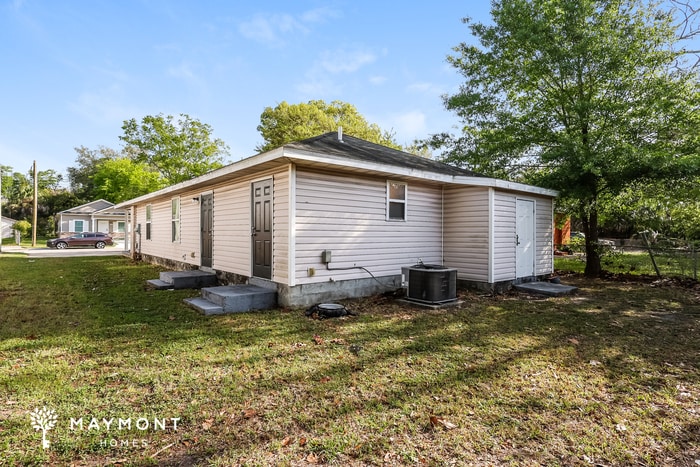 Building Photo - 1410 W 20th St