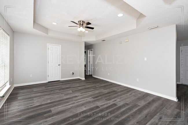 Building Photo - Newly Renovated Brick Home!