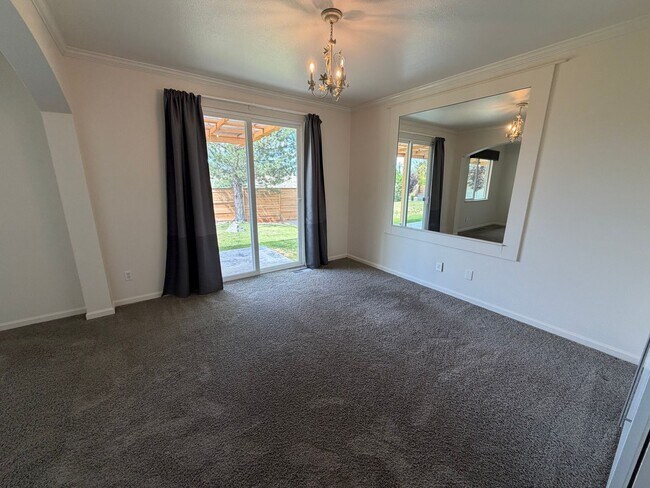 Building Photo - Beautiful Home in Stead!