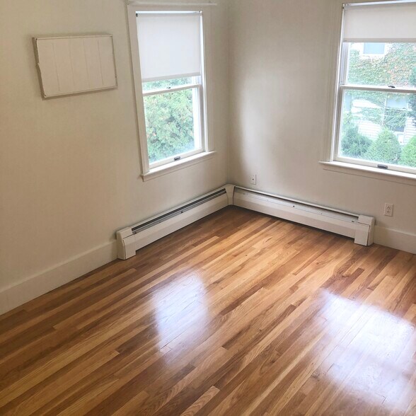 Bedroom - 38 Warren Ave