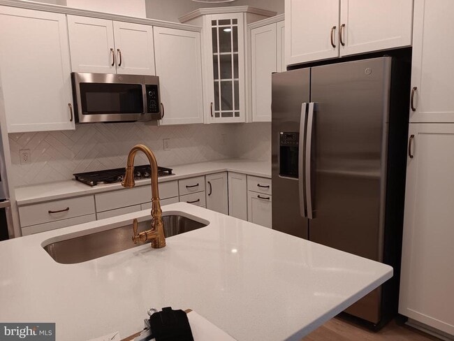 Building Photo - 4951 Longmire Wy