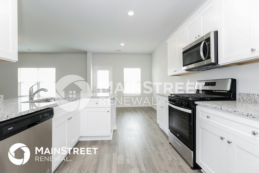 Building Photo - 3211 Quintana Dr