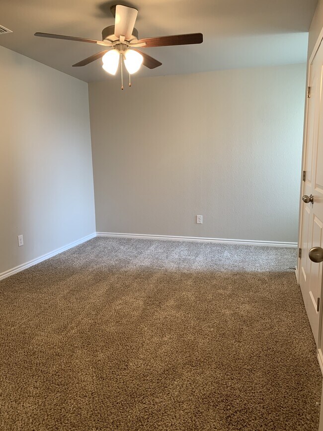 Building Photo - 7607 Stonehollow