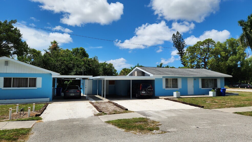 Building Photo - 2252 Maple Ave