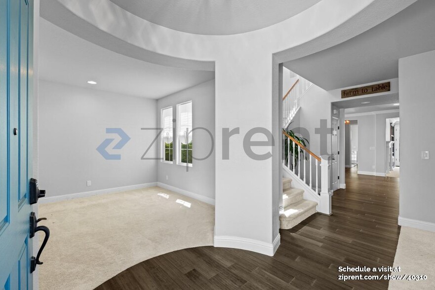 Building Photo - 2862 Safford Ave