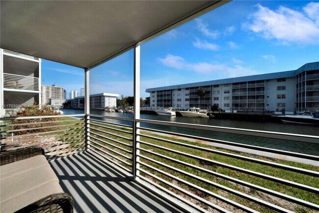 Building Photo - 2 bedroom in Sunny Isles Beach FL 33160