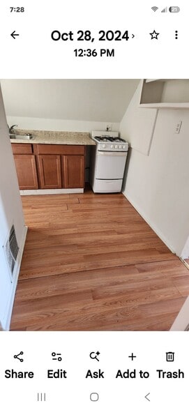 Building Photo - 13 Grove Pl