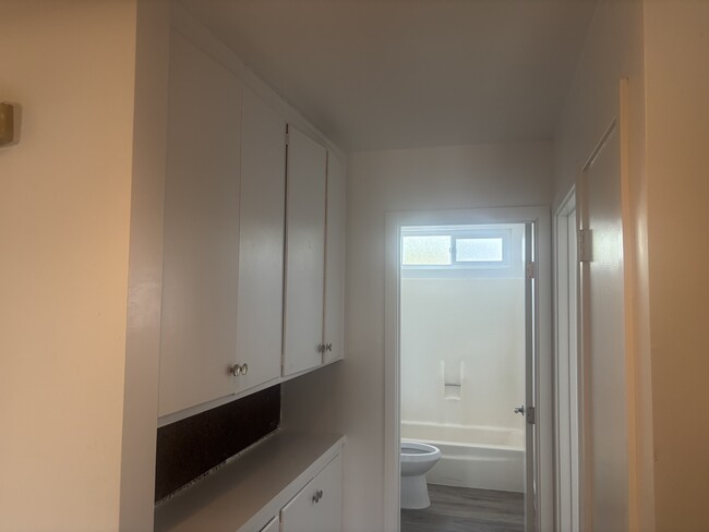 Building Photo - 1271 Murray Ave