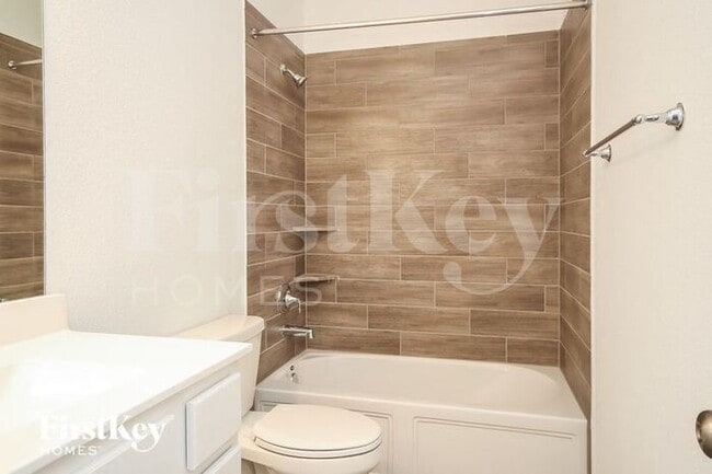 Building Photo - 15122 Arlington Park Ave