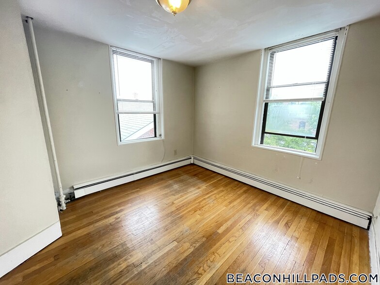 Building Photo - 44A Joy St