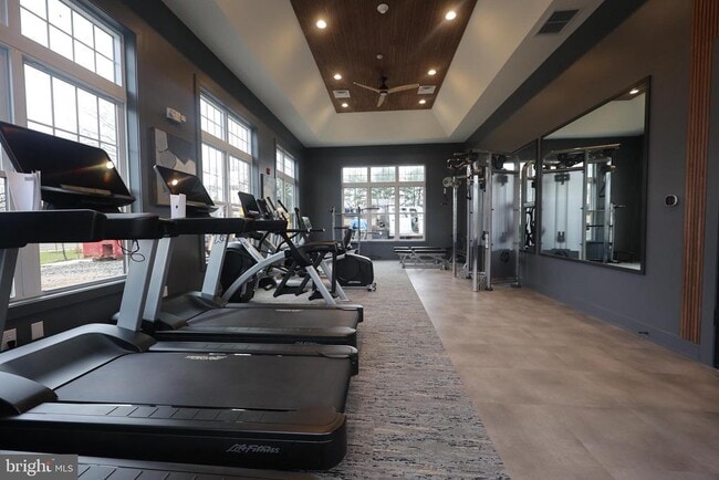 Building Photo - 4 Cherry Ln