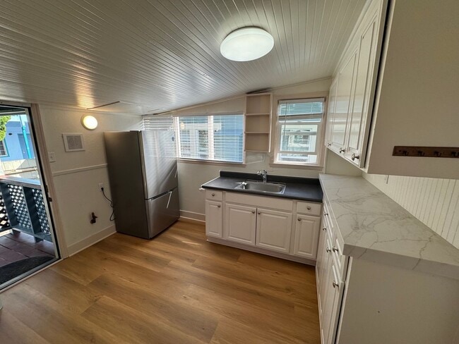 Building Photo - 316 Cliff St