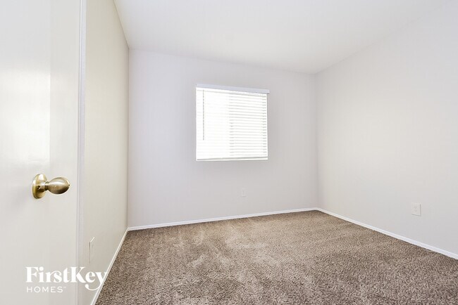 Building Photo - 5232 Velazco Ln