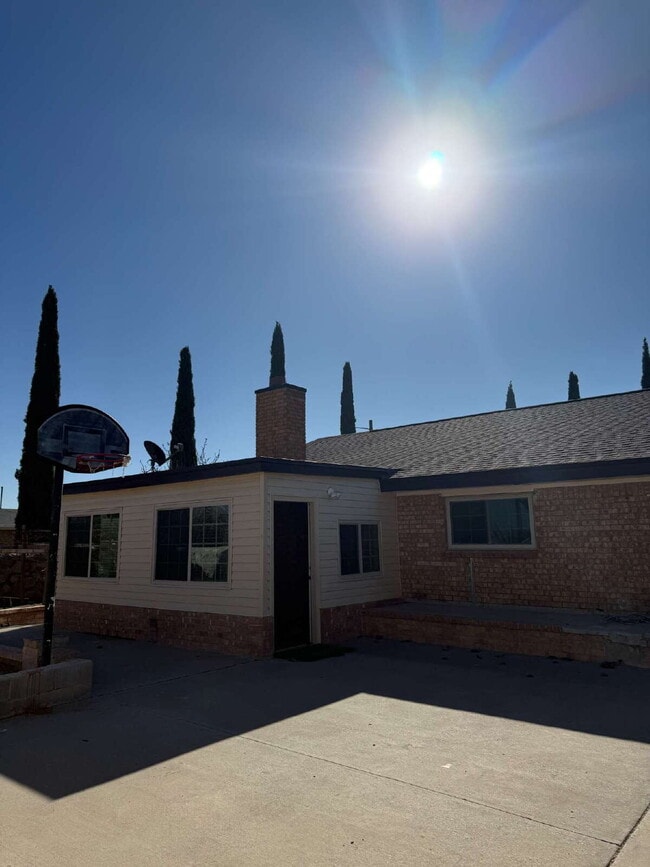 Building Photo - 3245 Nederland Ln