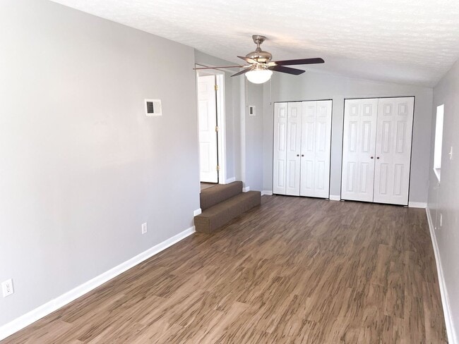 Building Photo - 3861 Darlene Dr