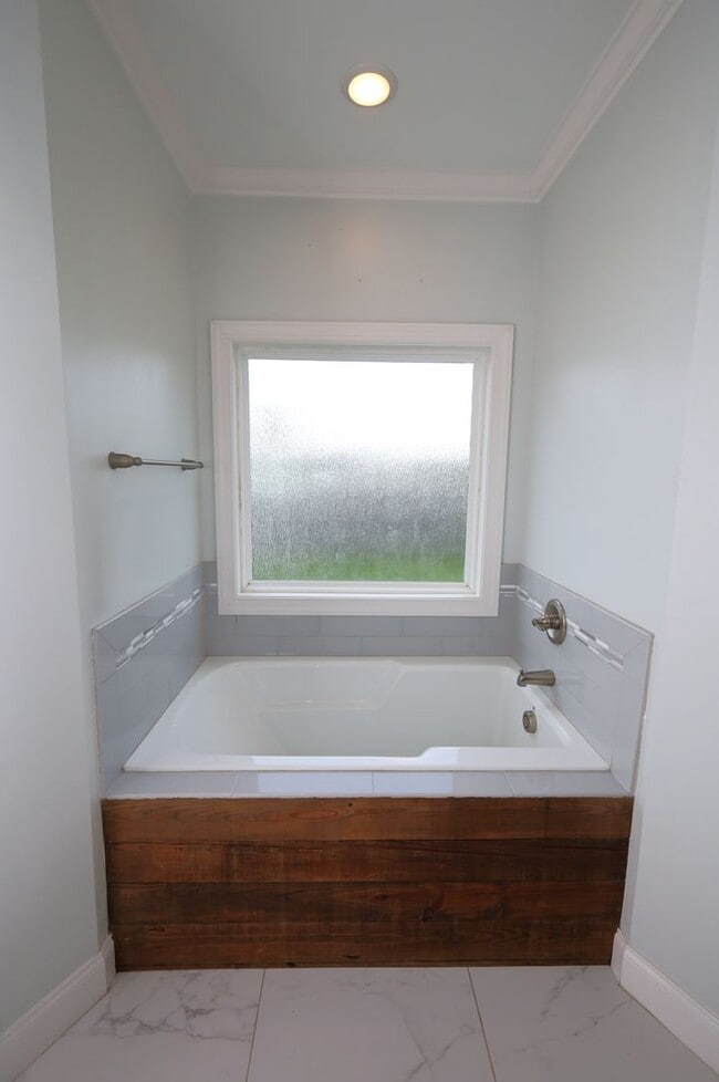 Building Photo - 121 Floyd Mcneal Dr