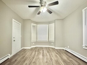 Building Photo - 38 Nichols St