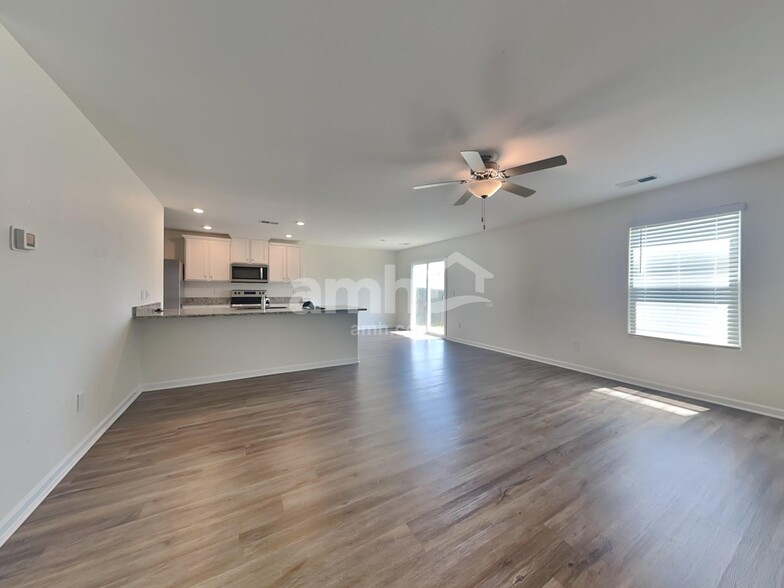 Building Photo - 6030 Mason Tucker Dr