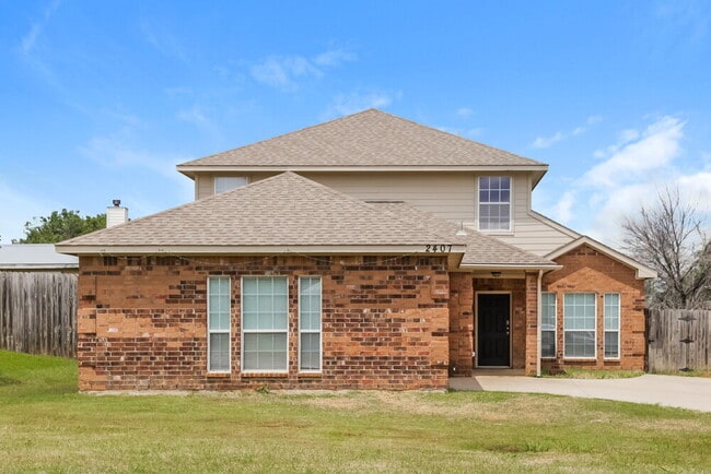 Building Photo - 2407 Creekwood