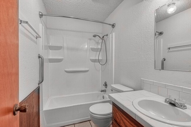 Building Photo - 1012-1014 N 5th