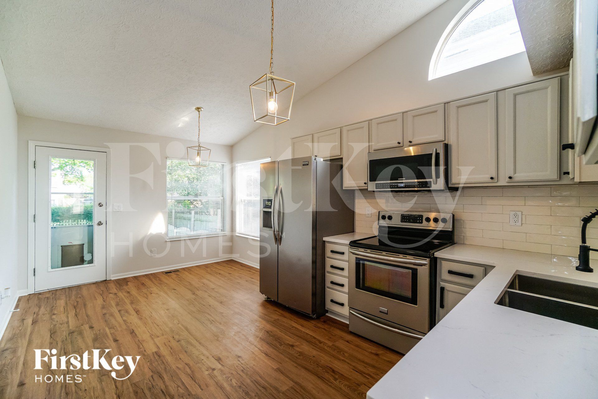 Building Photo - 2333 Hunterstown Dr