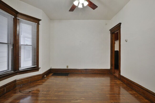 Building Photo - 23 E Blake Ave