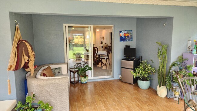 Building Photo - 562 SE Majestic Terrace