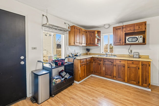 Building Photo - 446 N Powers St