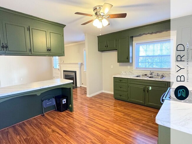 Building Photo - 5000 Jessup Rd