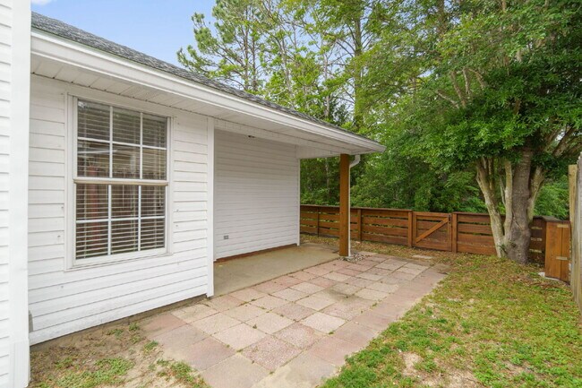 Building Photo - 1911 Summer Hills Ln