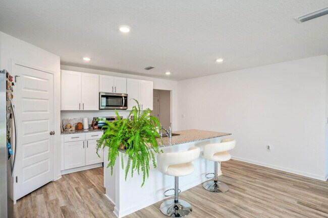 Building Photo - 103 Riverwalk Cir