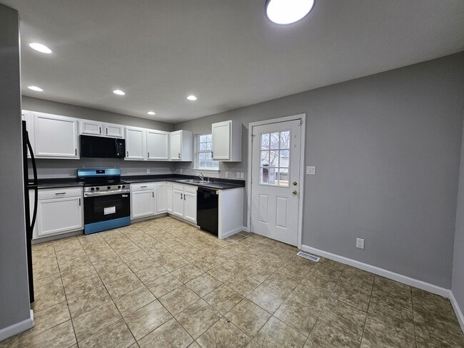 Building Photo - 3534 Hunt St