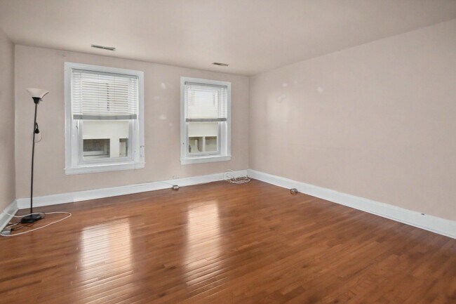 Building Photo - 238 S 11th St