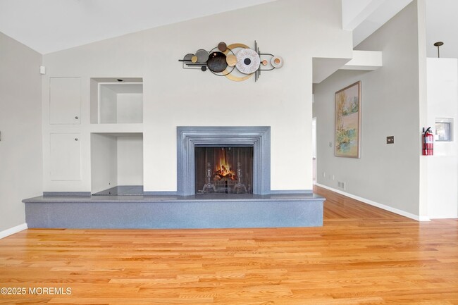 Building Photo - 74 Seneca Pl