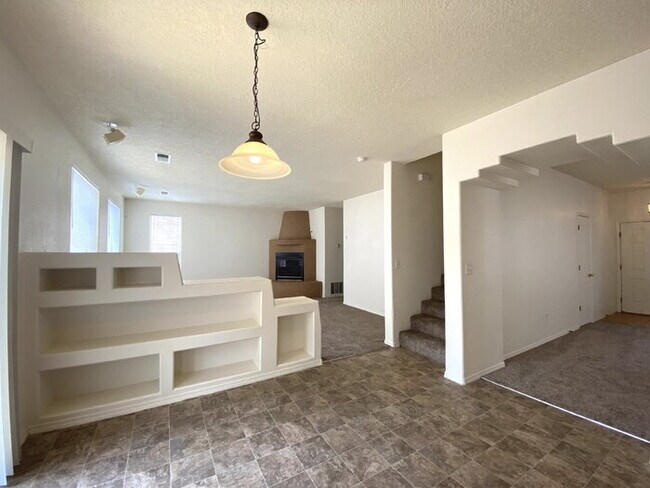 Building Photo - 2 STORY SW STYLE HOME W/LOFT