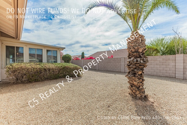Building Photo - 1413 E Peach Tree Dr