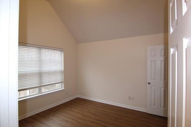 Building Photo - 700 Moonlight Way