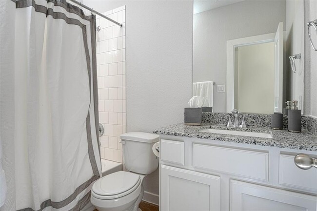 Building Photo - 128 E Cascade Heights Dr