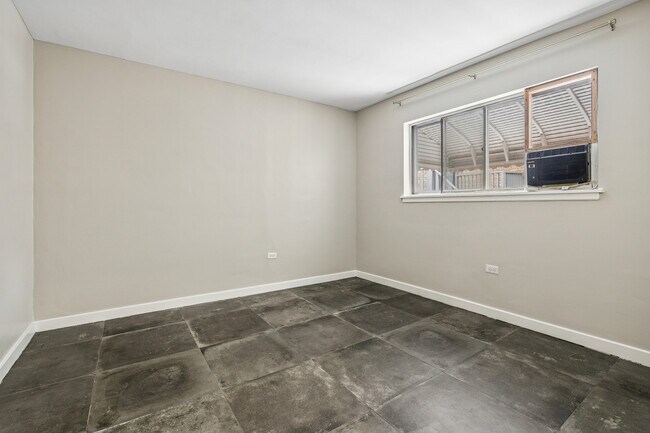 Building Photo - 1044 Ontario St