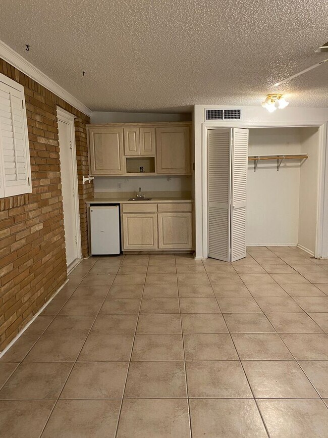 Building Photo - This one has it all!  Spacious 3-Bedroom Home in a Great Location!