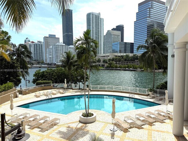 Building Photo - 801 Brickell Key Blvd